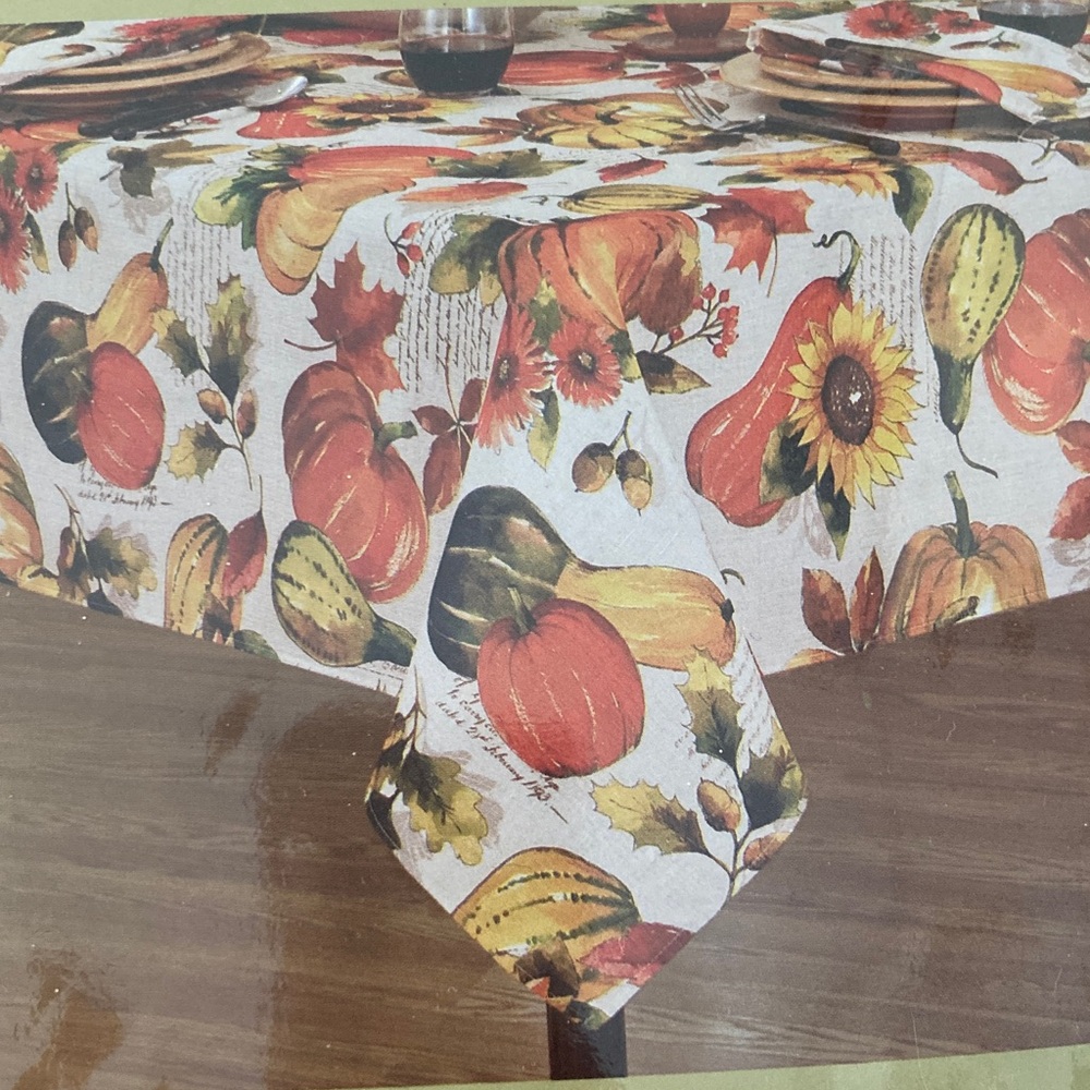 Round Tablecloth Sunflower squash acorns grateful season fall pattern NWT